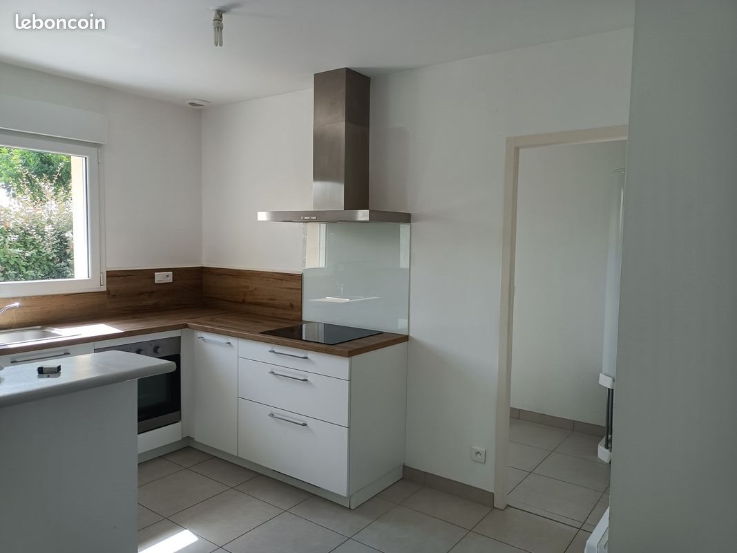 Maison à louer, 98m², Cherveux