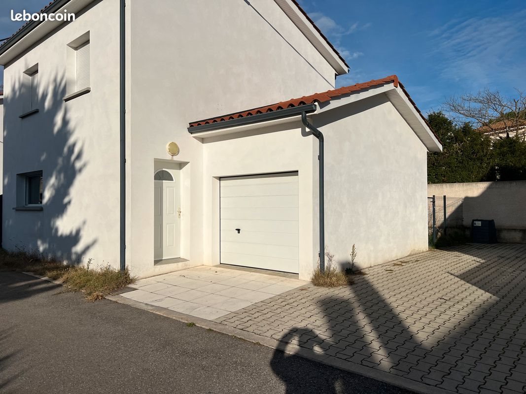 Maison à louer, 90m², Roussillon