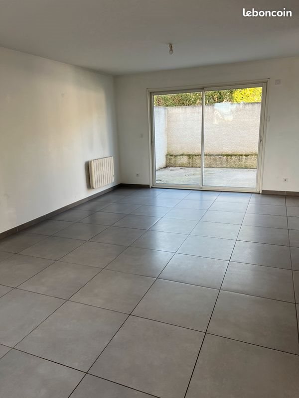 Maison à louer, 90m², Roussillon