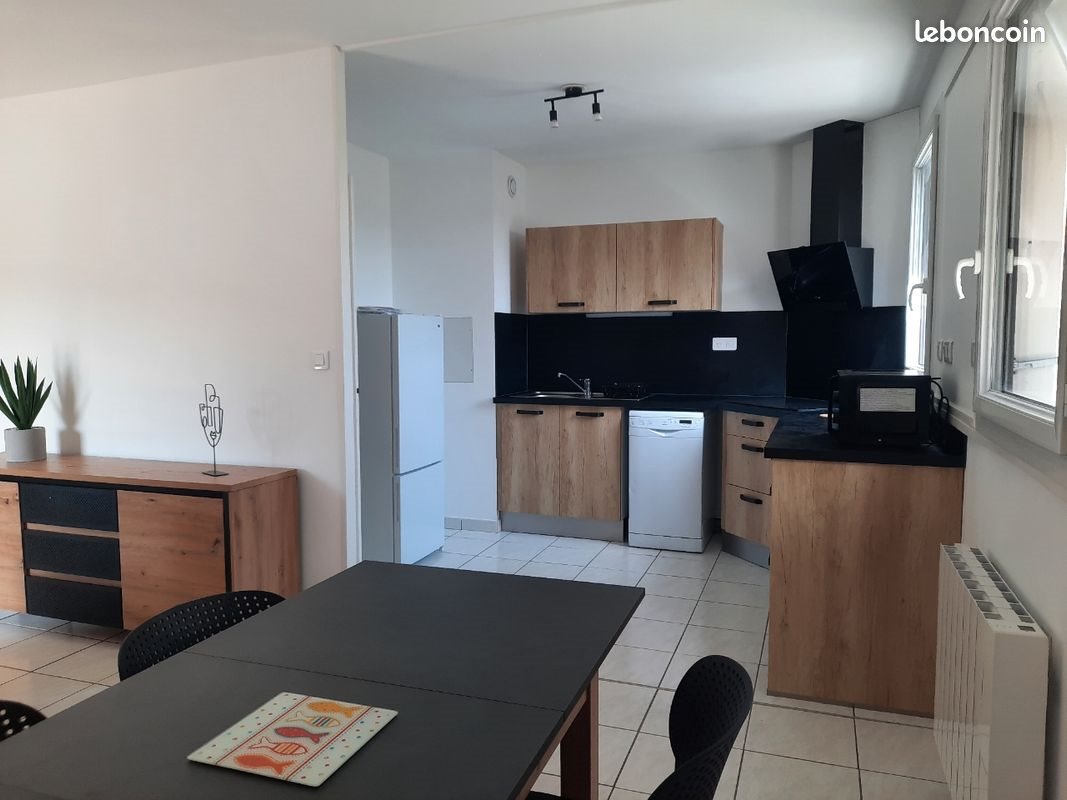 Appartement à louer, 54m², Saintes