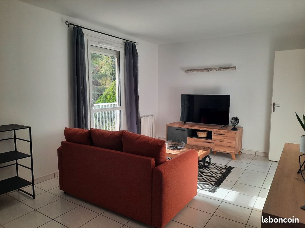 Appartement à louer, 54m², Saintes