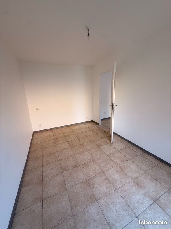 Appartement à louer, 42m², Saint-Florent