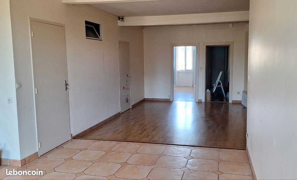 Appartement à louer, 90m², Damiatte