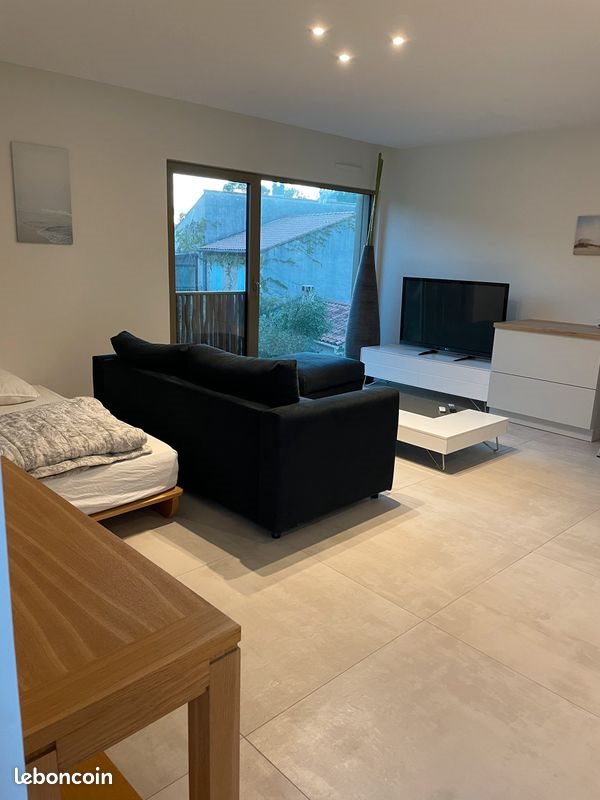 Appartement à louer, 35m², Saint-Marc-Jaumegarde