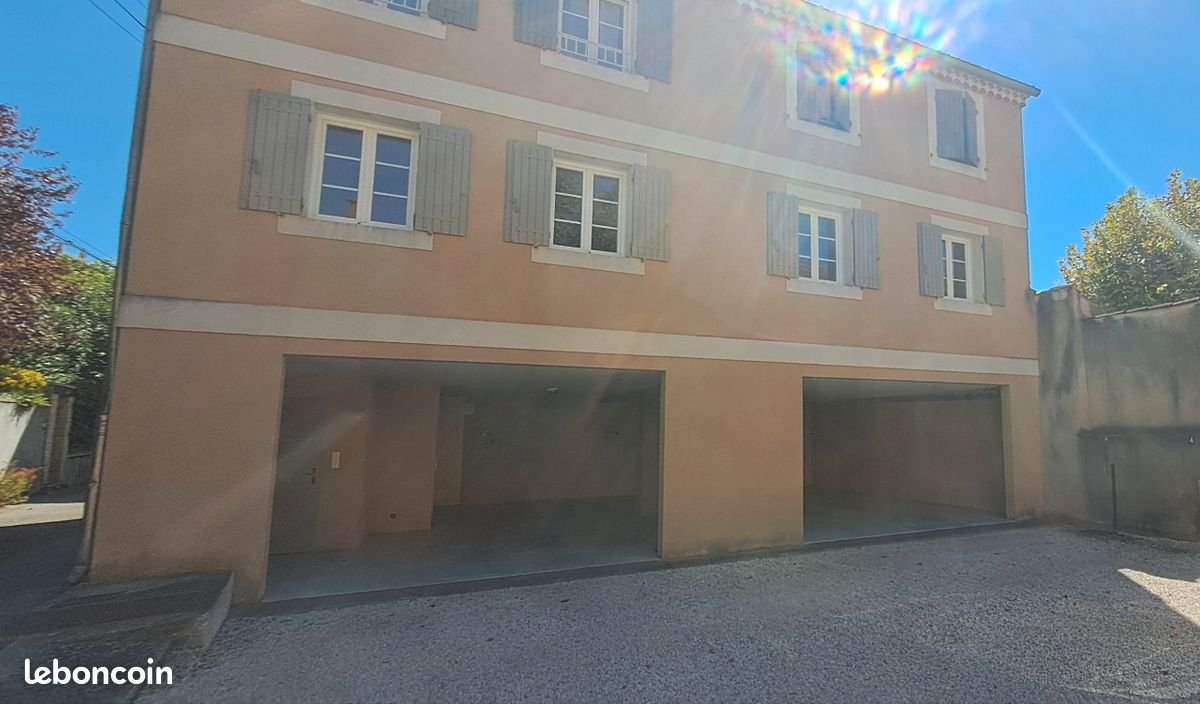 Appartement à louer, 90m², Pernes-les-Fontaines