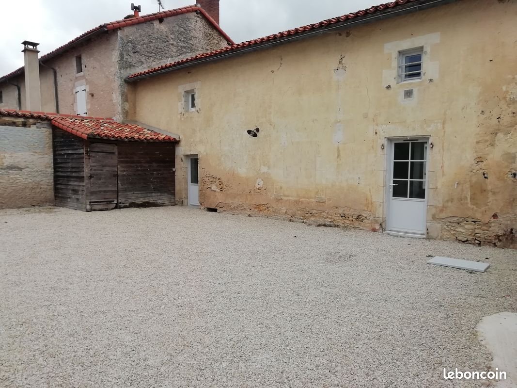Maison à louer, 95m², Usson-du-Poitou