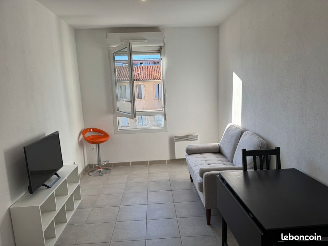 Appartement à louer, 27m², Marseille 8ème