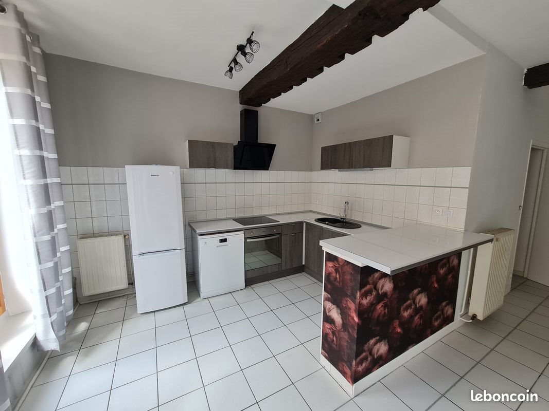 Appartement à louer, 70m², Sedan