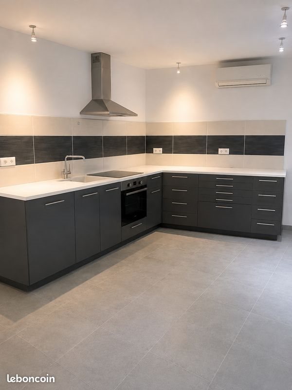 Appartement à louer, 70m², Chamaret