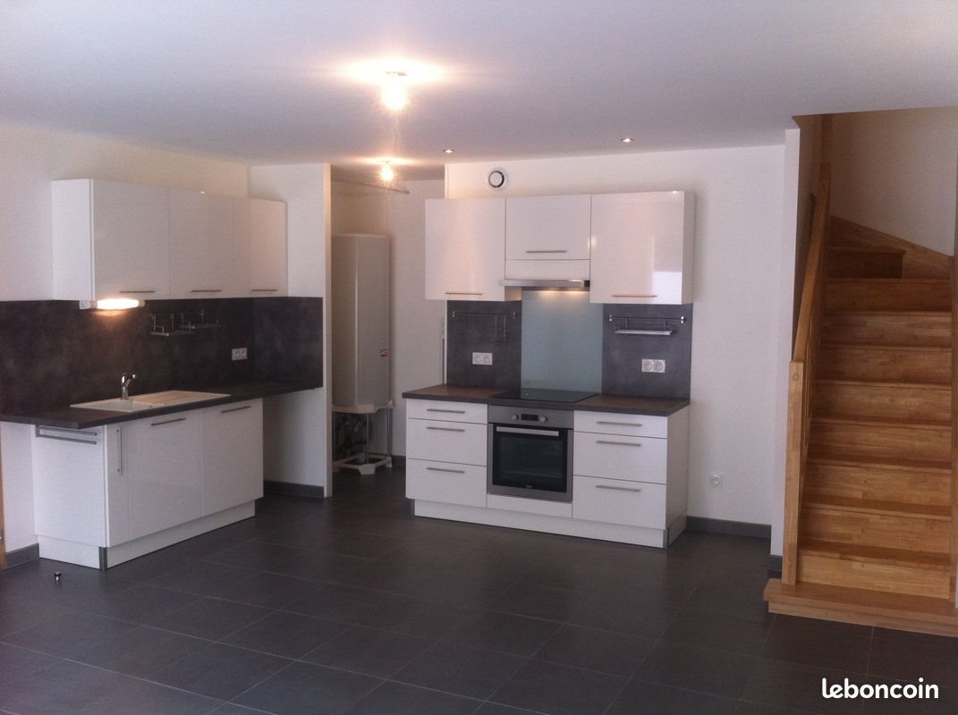 Appartement à louer, 75m², Montfort-le-Gesnois