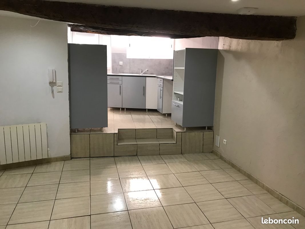 Appartement à louer, 52m², Ceyras