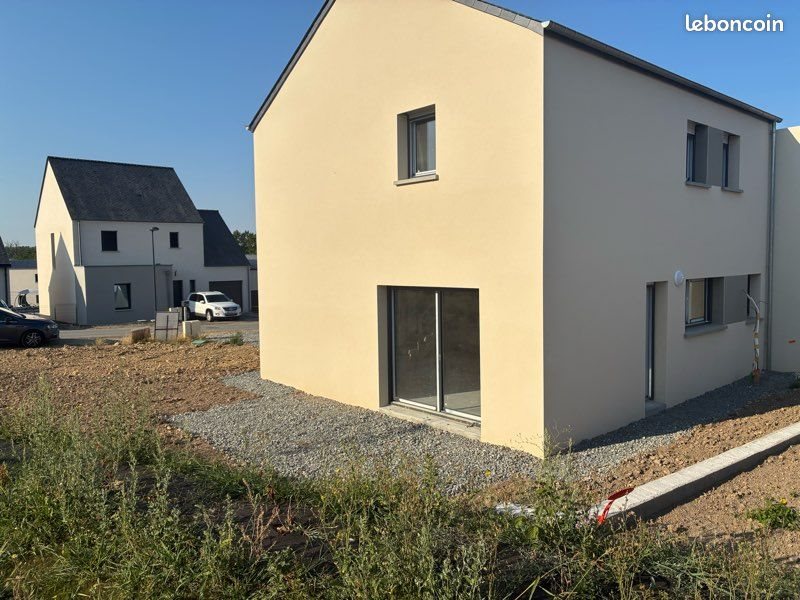 Maison à louer, 90m², Saint-Aubin-du-Cormier