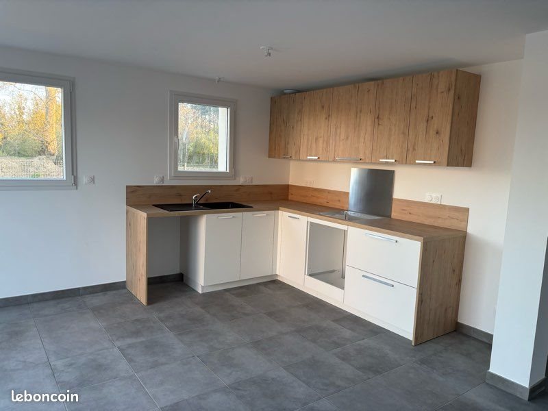 Maison à louer, 90m², Saint-Aubin-du-Cormier