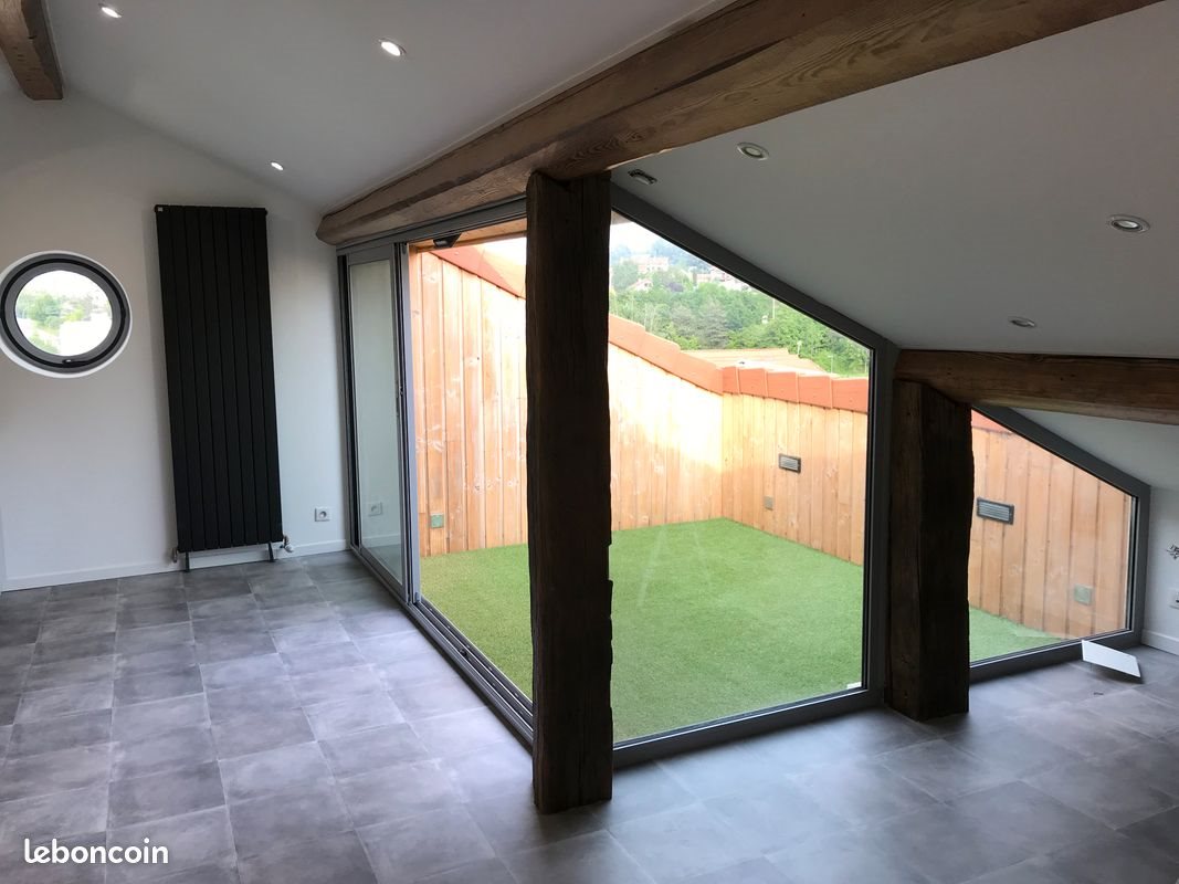 Appartement à louer, 71m², Fraisses