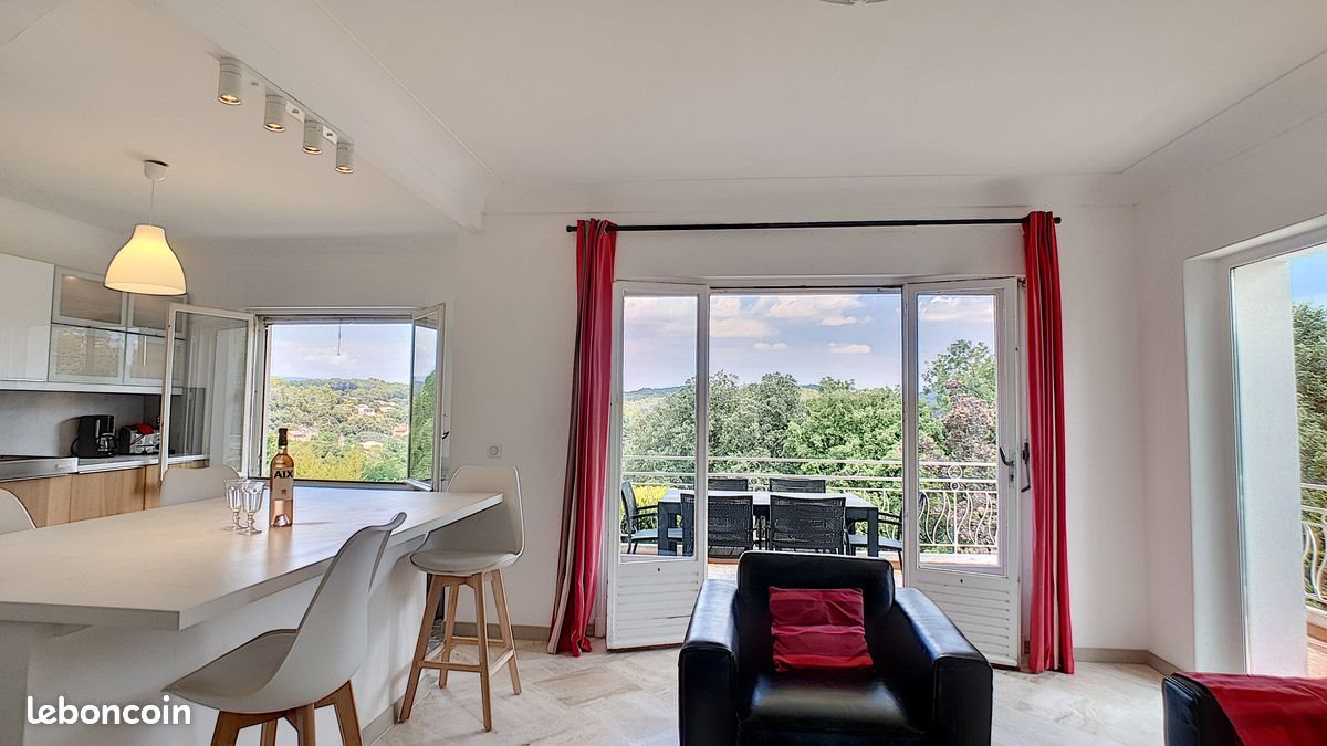 Appartement à louer, 110m², Carcès