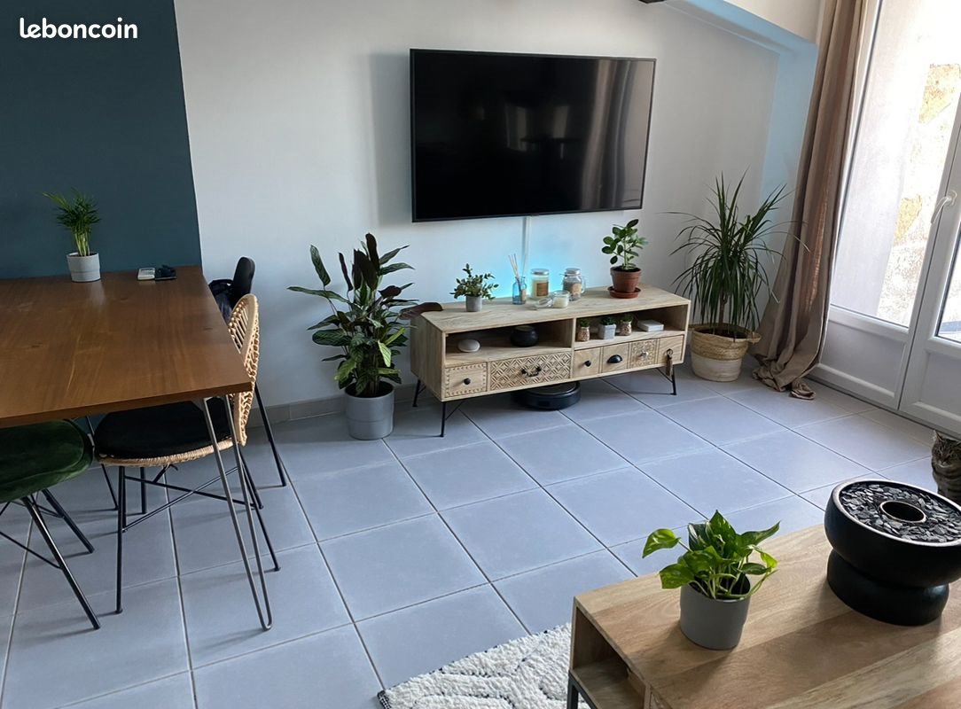 Appartement à louer, 60m², Saint-Laurent-d'Aigouze