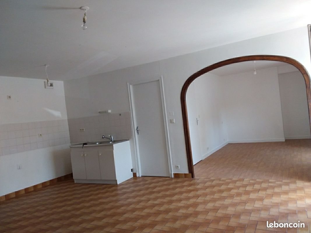 Maison à louer, 103m², Sévignac