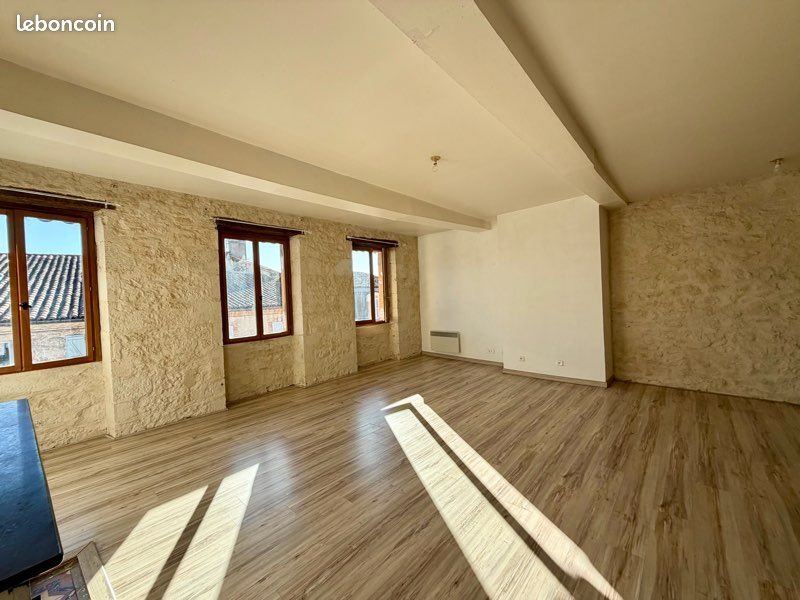 Appartement à louer, 70m², Mauvezin