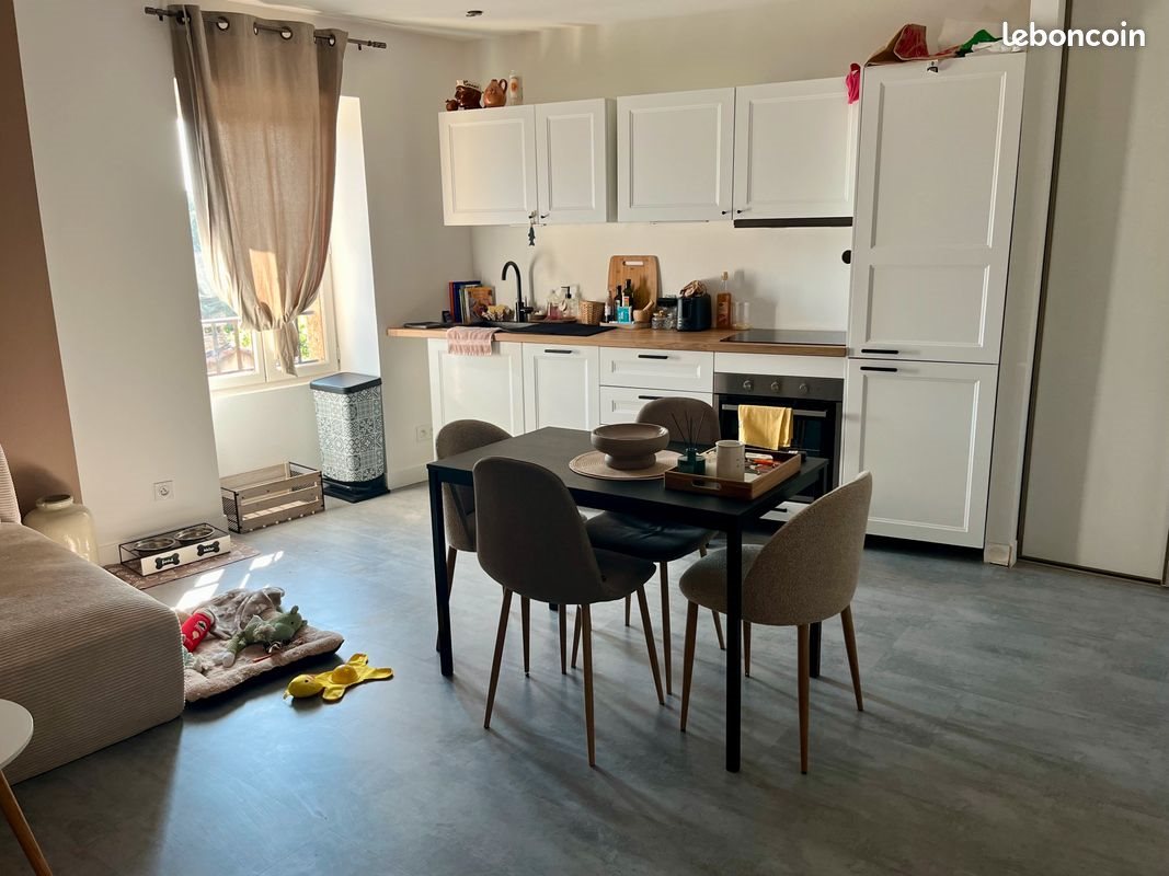 Appartement à louer, 70m², Rochegude
