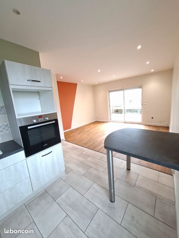 Maison à louer, 60m², Sainte-Suzanne