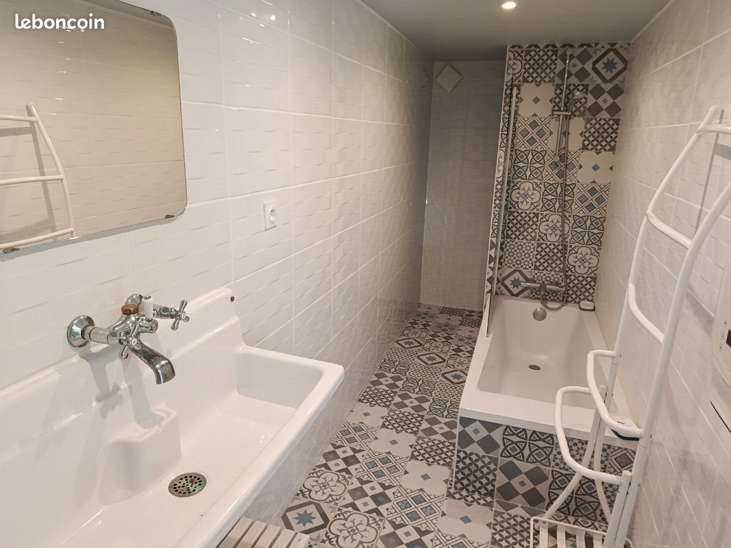 Appartement à louer, 120m², Château-l'Evêque