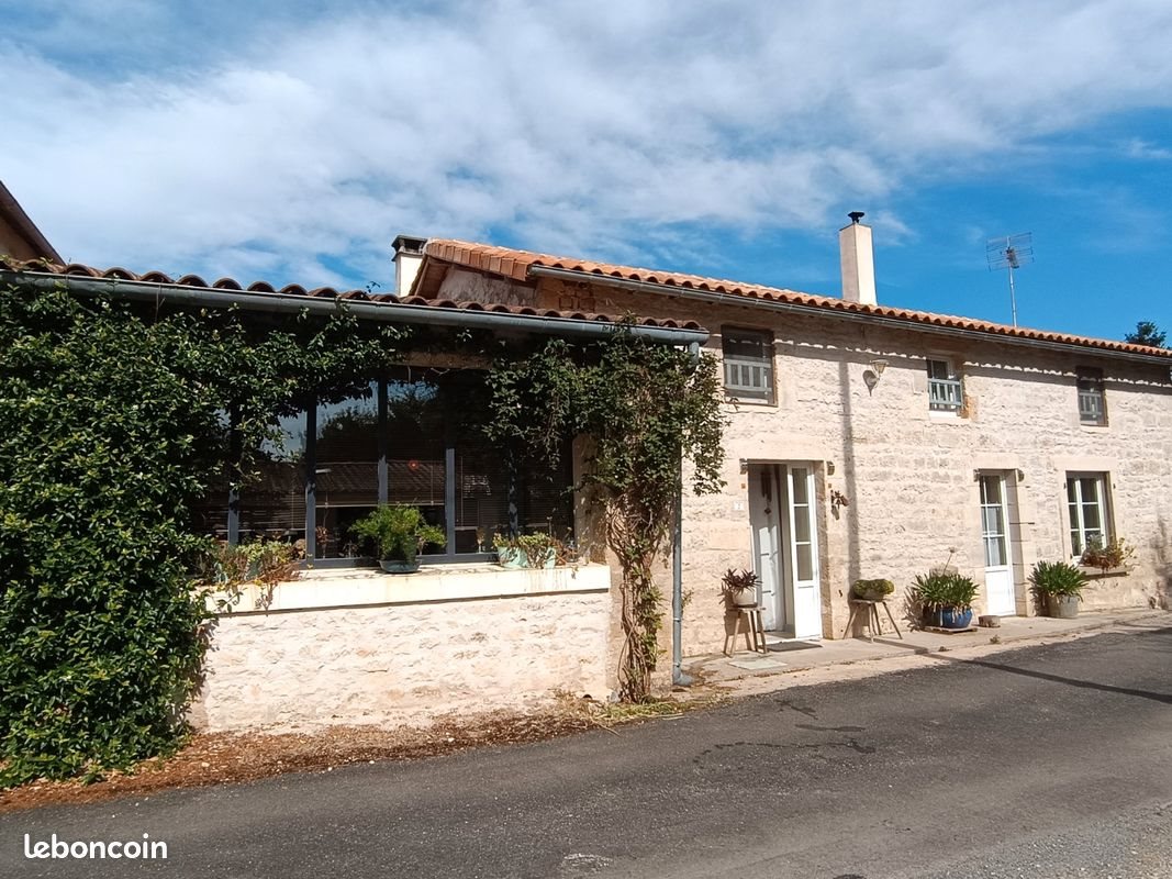 Maison à vendre, 280m², Paizay-Naudouin-Embourie