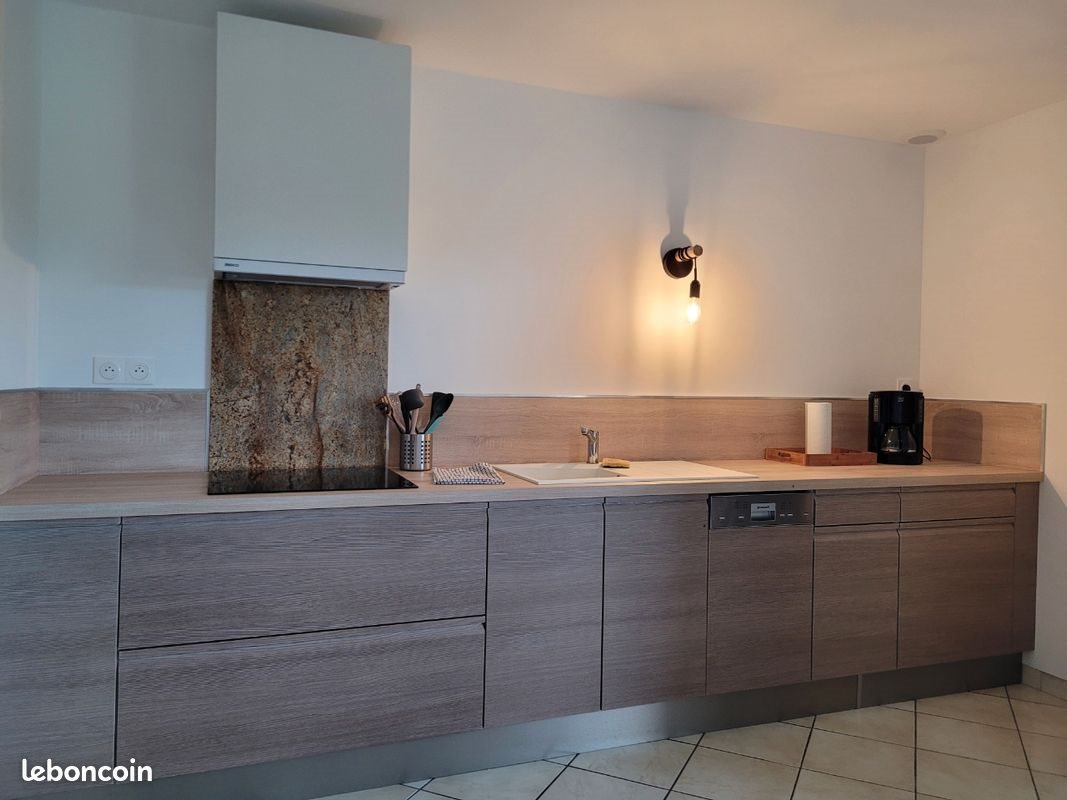 Maison à louer, 75m², Sarroux