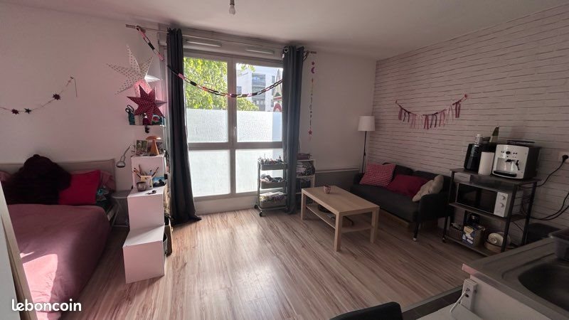 Appartement à louer, 25m², Saint-Cyr-l'Ecole