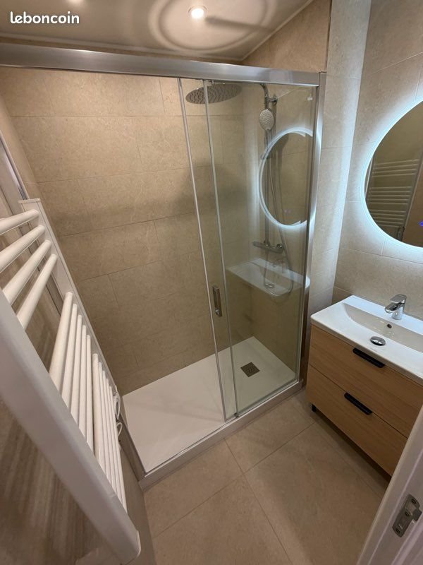 Appartement à louer, 35m², Marseille 8ème