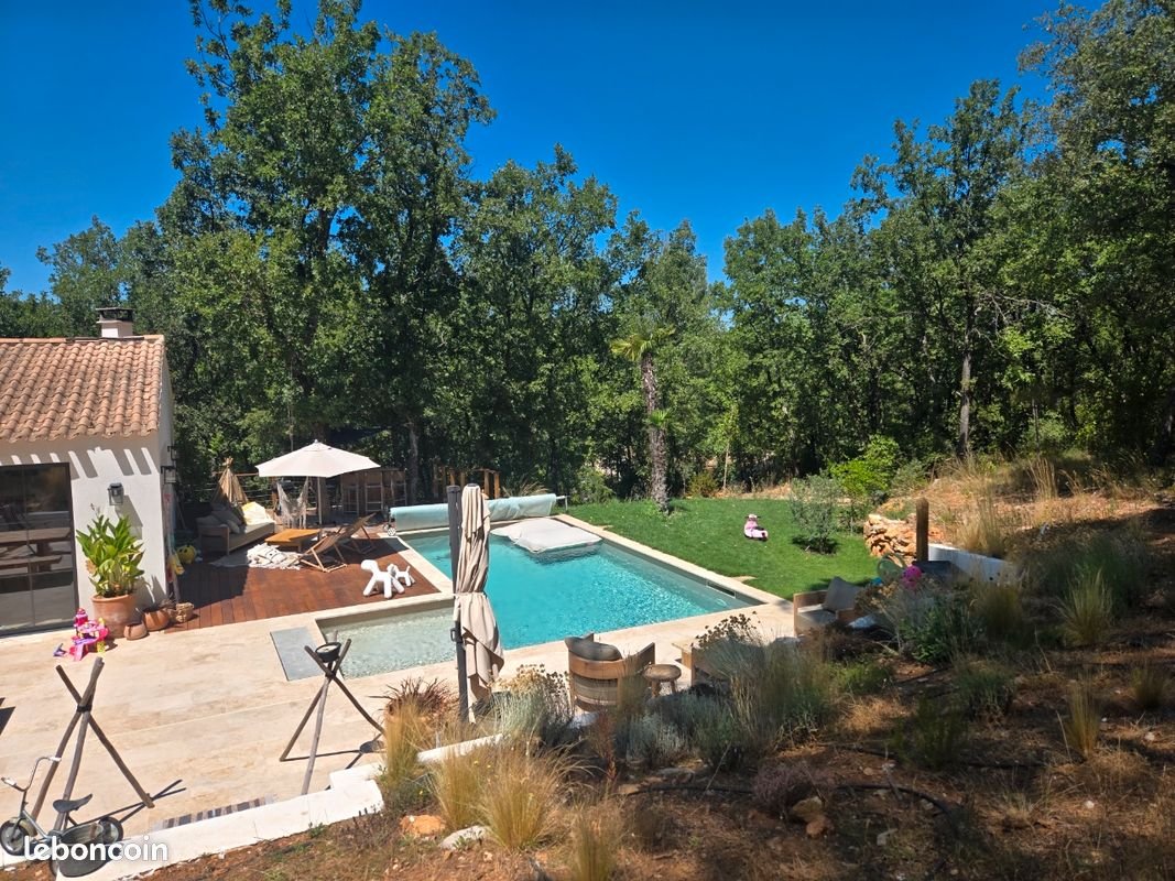 Maison à louer, 140m², Saint-Maximin-la-Sainte-Baume