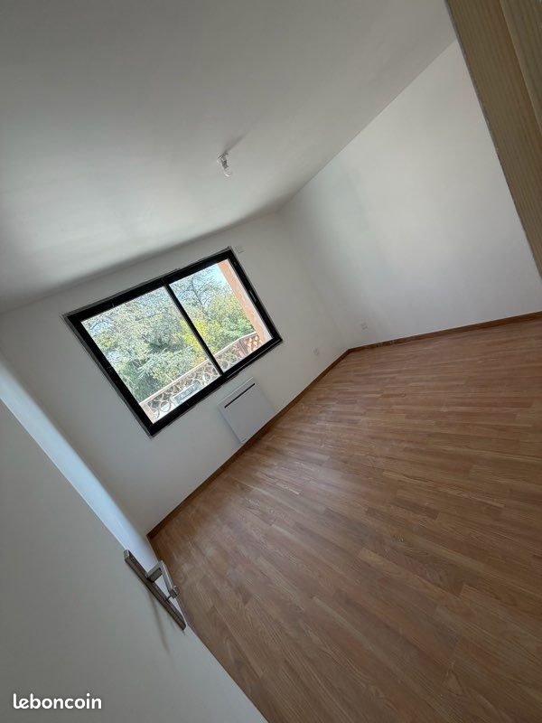 Appartement à louer, 100m², Décines-Charpieu