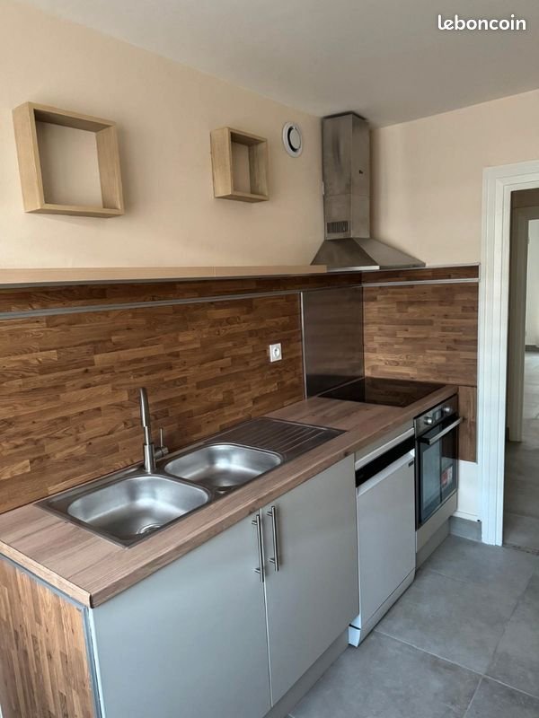 Appartement à louer, 77m², Vénissieux