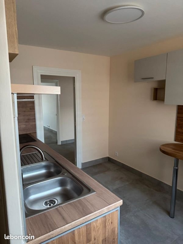Appartement à louer, 77m², Vénissieux