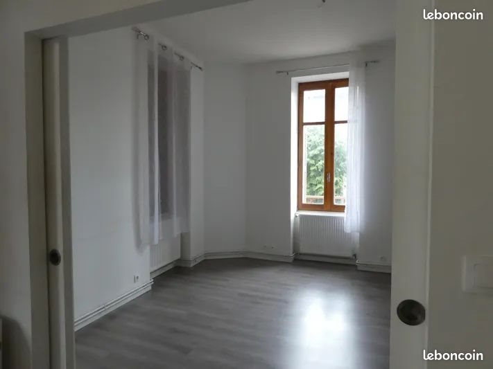 Appartement à louer, 55m², Fraisses