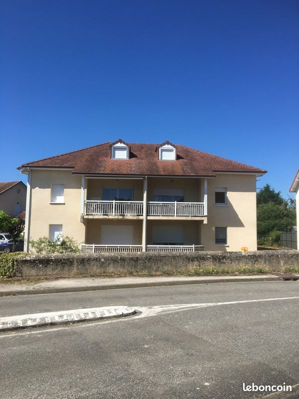Appartement à louer, 66m², Uzein