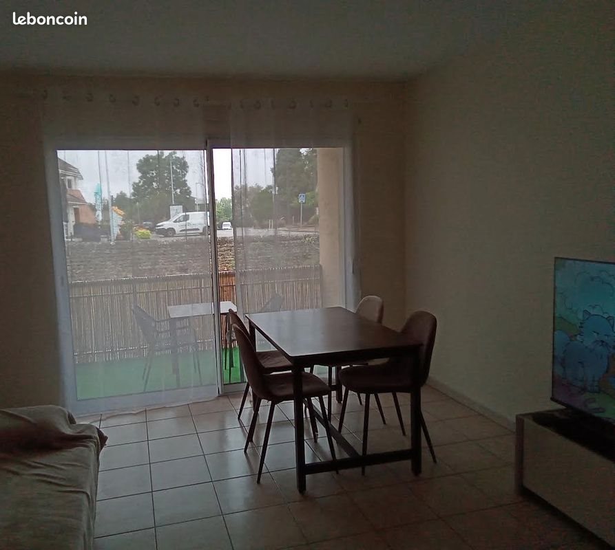 Appartement à louer, 66m², Uzein
