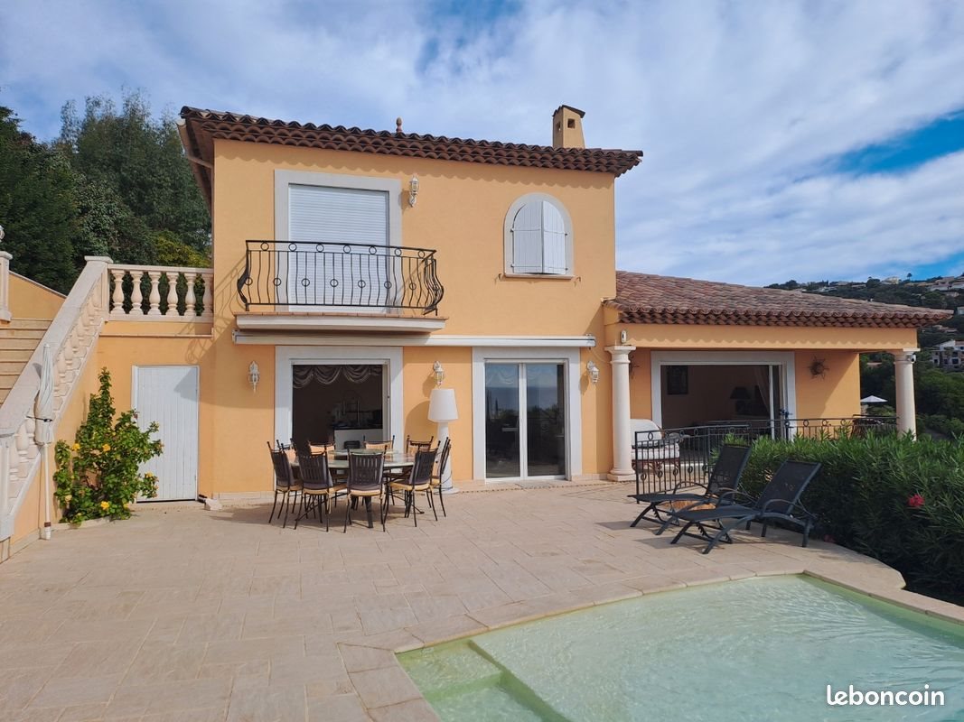Maison à vendre, 220m², Roquebrune-sur-Argens