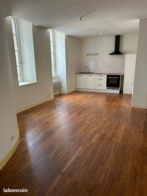 Appartement à louer, 68m², Corbigny