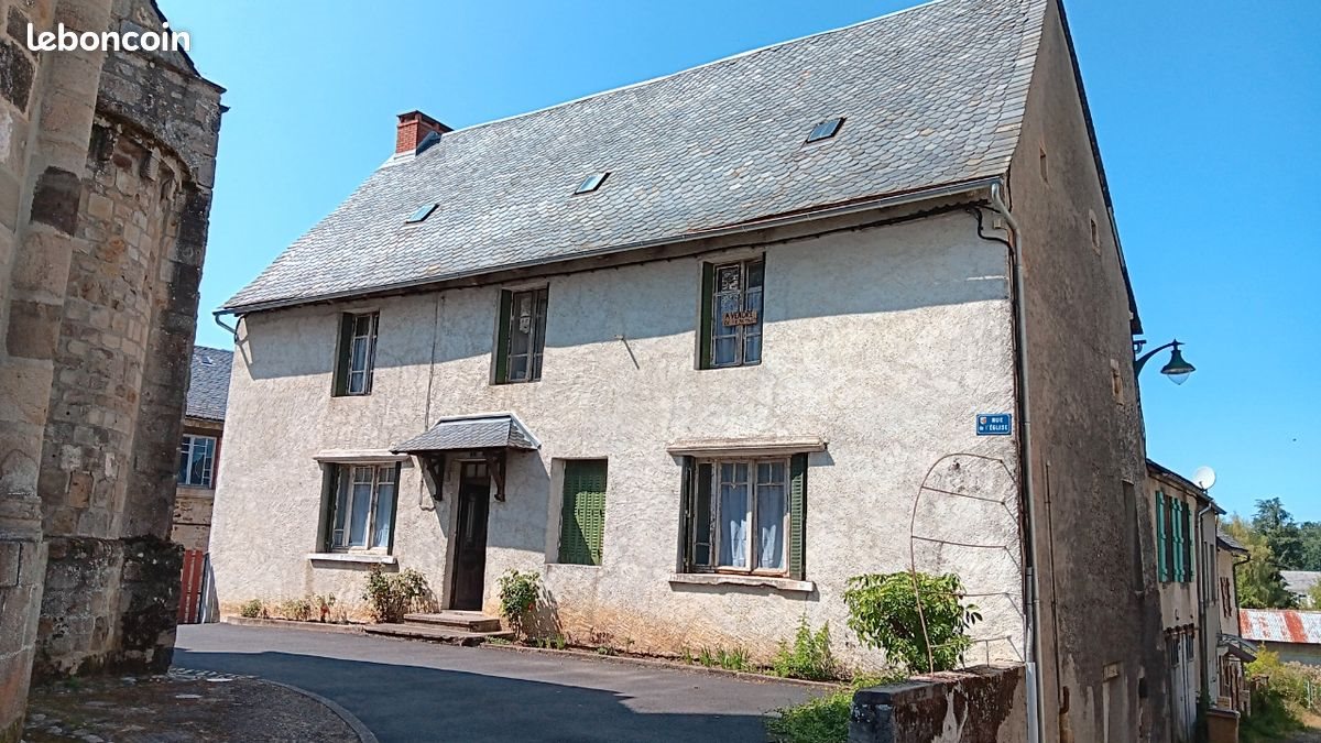 Maison à vendre, 230m², Bourg-Lastic