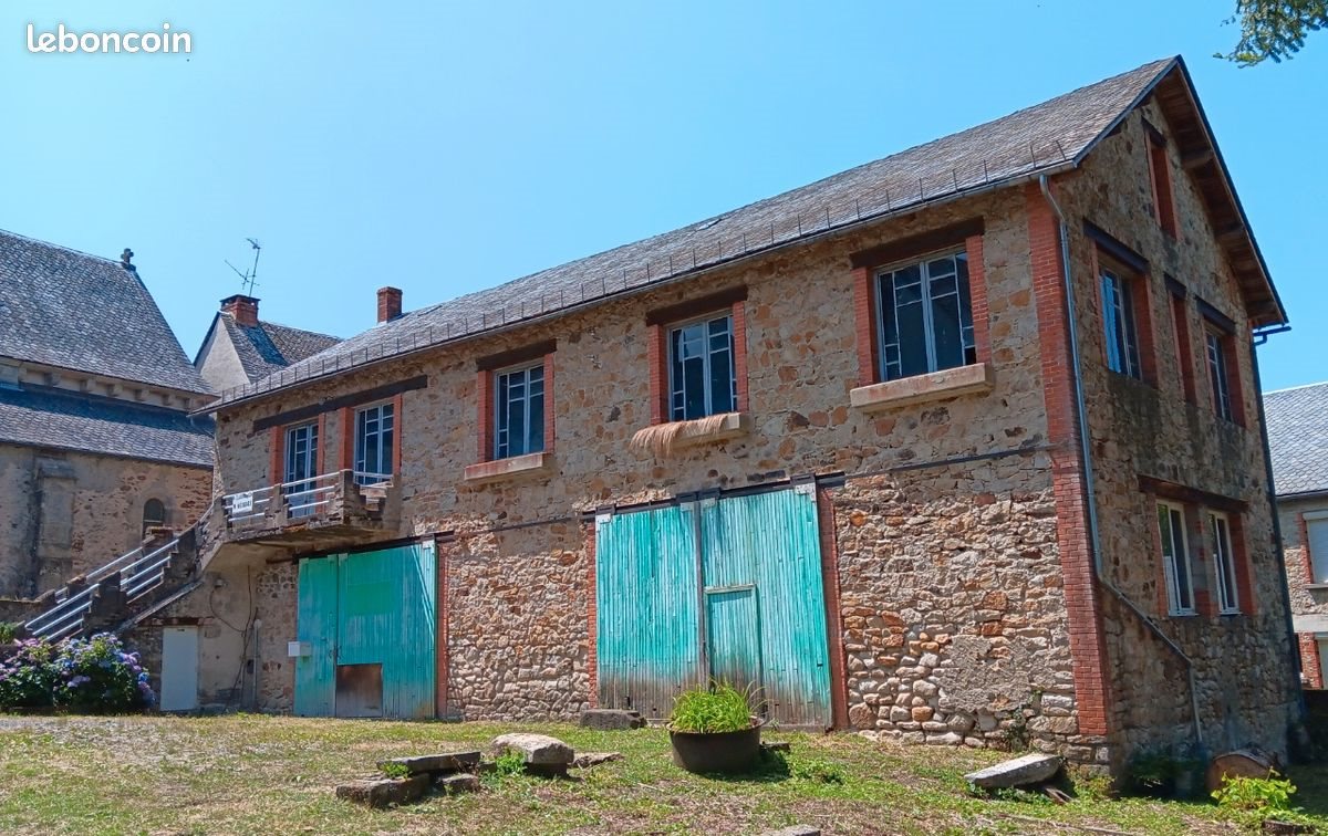 Maison à vendre, 230m², Bourg-Lastic