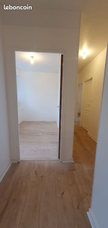 Appartement à louer, 70m², Châtelaudren