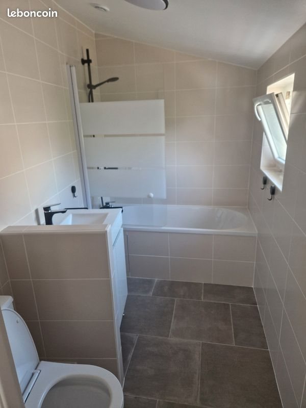 Maison à louer, 65m², Saint-Marcel-d'Ardèche