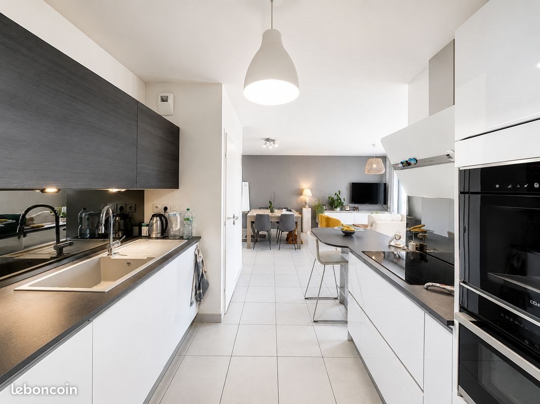Appartement à louer, 93m², Viry