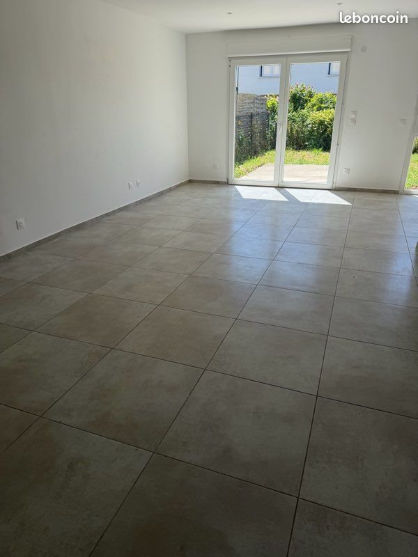 Maison à louer, 90m², Civens