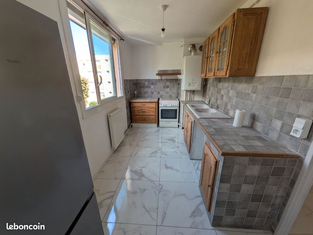 Appartement à louer, 76m², Miramas
