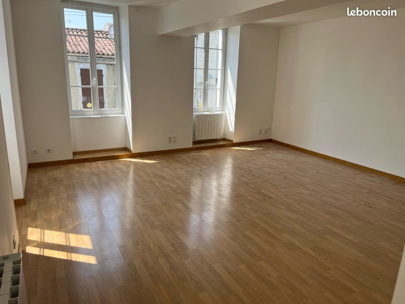 Appartement à louer, 70m², Matha