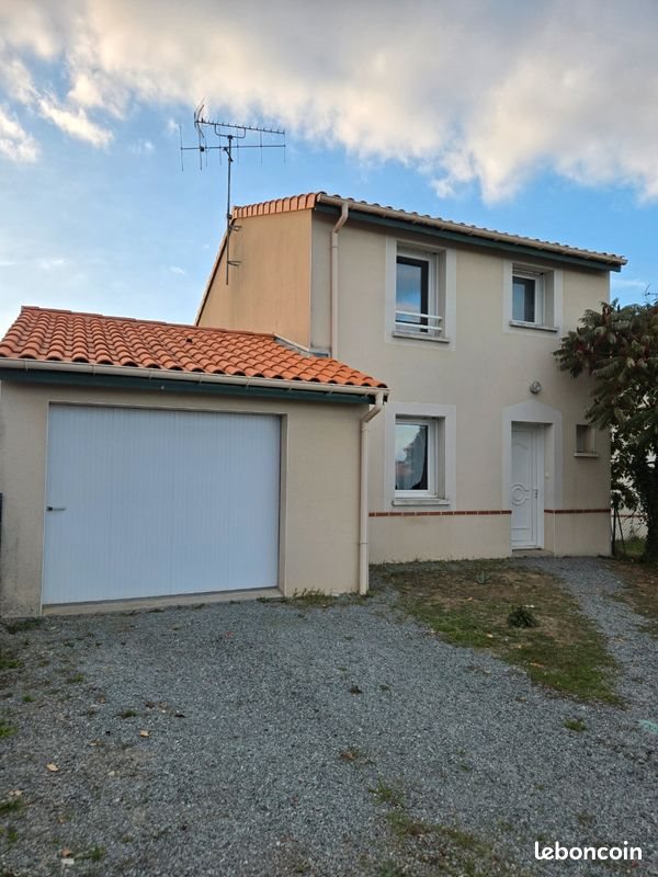 Maison à louer, 88m², Chemillé