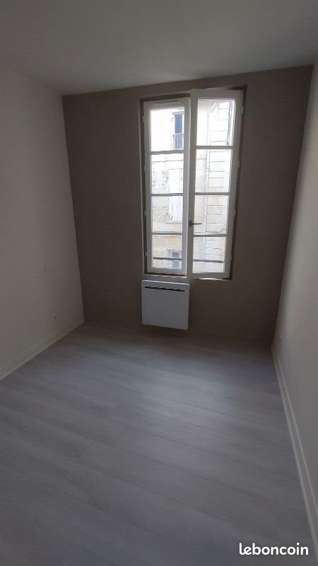 Appartement à louer, 40m², Saintes