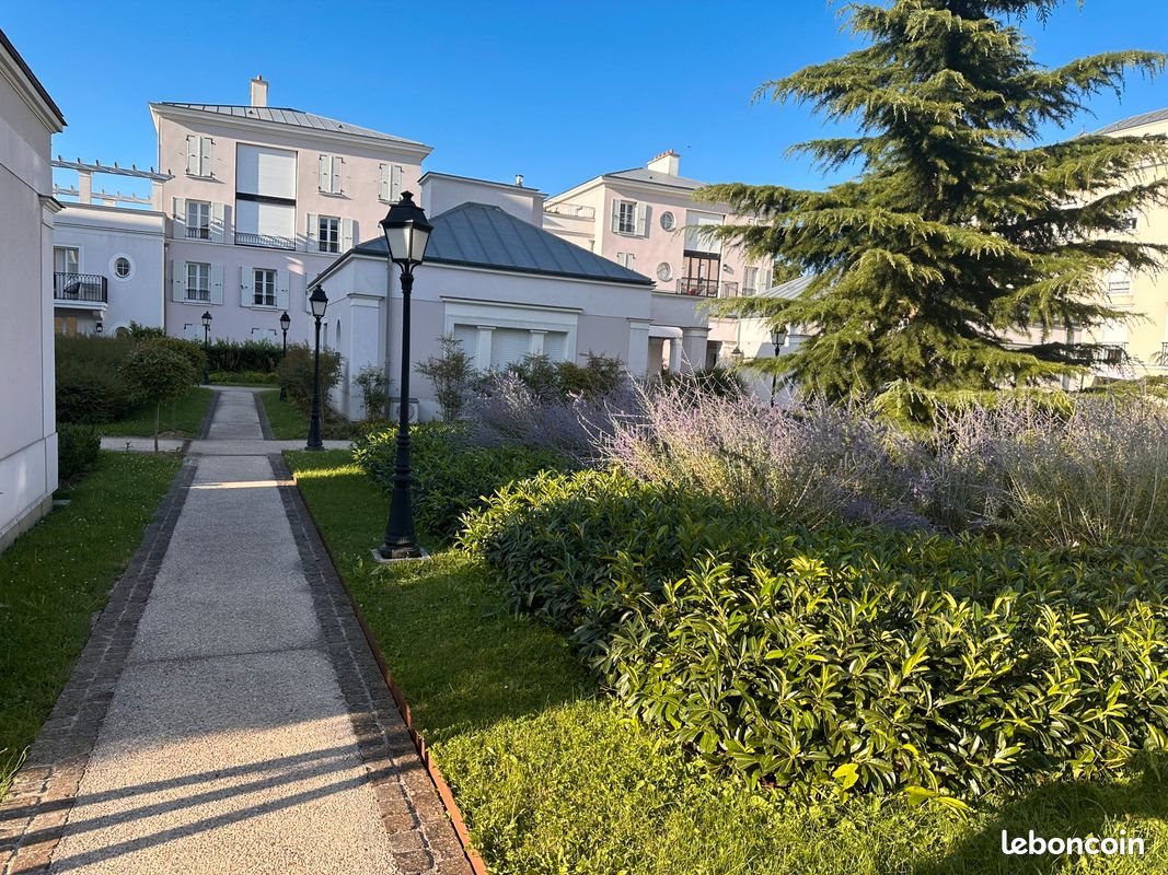 Appartement à louer, 45m², Serris