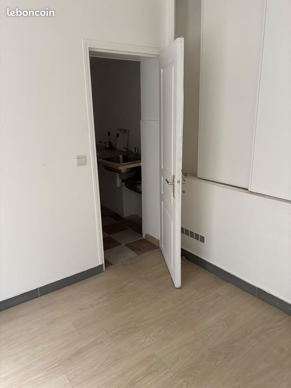 Appartement à louer, 17m², Courbevoie